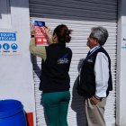 En la ubicación del sello de clausura por parte de los funcionarios de la Arcsa.