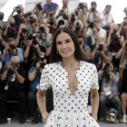 Cannes (France), 20/05/2024.- Actor Demi Moore attends the photocall for "The Substance" during the 77th annual Cannes Film Festival, in Cannes, France, 20 May 2024. The movie is presented in competition at the film festival which runs from 14 to 25 May 2024. (Cine, Francia) EFE/EPA/GUILLAUME HORCAJUELOO