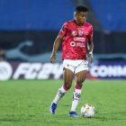 Alexander Bolaños continúa suspendido debido a la investigación de su identidad