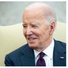 El expresidente de Estados Unidos, Donald Trump (i), y el actual mandatario Joe Biden.