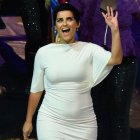 Mujeres empiezan a notar una acumulación progresiva de grasa especialmente en sus piernas y eventualmente también en sus brazos,