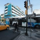 Cortes de luz en Guayaquil generan caos vehicular.
