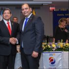 Iván Rubio y Juan Luis Aguirre, presentes saliente y entrante, respectivamente.