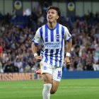 Jeremy Sarmiento convirtió en el triunfo de Brighton ante Crawley Town