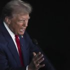 El candidato presidencial republicano, Donald J. Trump, responde a la candidata presidencial demócrata, Kamala Harris