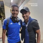 Diego Bagüí junto a su padre Óscar luego del triunfo de Emelec ante Técnico Uniersitario