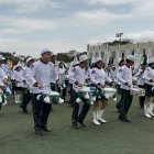 Al ritmo de instrumentos de viento y percusión, las coreografías fueron el disfrute de los presentes.
