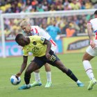 moises caicedo, volante de la selección ecuatoriana.