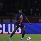 El defensor ecuatoriano Willian Pacho jugando con PSG en la Ligue 1 de Francia