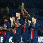 Willian Pacho se apunta de titular con PSG en el Clásico de Francia