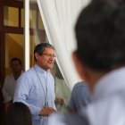 El monseñor Luis Cabrera nació en Azogues, el 11 de octubre de 1955; él es el mayor de cuatro hermanos.