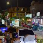 Locales. Los cangrejales de Sauces 6 son los negocios más destacados sobre esta vía. Desde hace años han dinamizado el comercio nocturno en este sector.