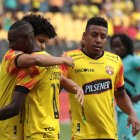 El festejo del gol de Barcelona, Edward Bello y Janner Corozo.