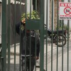 Si hay algo que destaca en los barrios de Guayaquil es que una gran mayoría se ha encerrado para intentar así estar algo más protegidos.