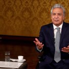 Lenín Moreno es acusado por el correísmo de supuesto peculado y de espiar a Rafael Correa.