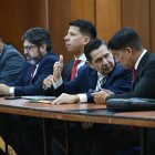 Procesado. El exasambleísta del PSC, Pablo Muentes, hablaba con su abogado durante la audiencia del miércoles en la Corte Nacional de Justicia.