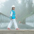 La prefecta Marcela Aguiñaga inaugurando obras de puentes Bailey.