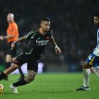 Gabriel Jesús (i) fue la figura de Arsenal en la anterior ronda de la Carabao Cup.