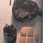 En una mochila se encontró los paquetes son la sustancia ilícita.
