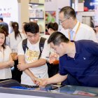 Promoción. Una de la ferias donde se muestran los camarones de Ecuador a los chinos.