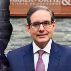 César Avilés, presidente de Emelec, y Andrés Ortiz, titular del Tribunal Electoral, mantienen una disputa por las elecciones del club.