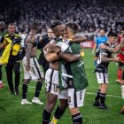 Dixon Arroyo y Joaquín Valiente en el festejo en Sao Paulo.