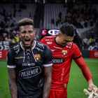 Barcelona festejó en el Neo Química Arena la clasificación contra Corinthians