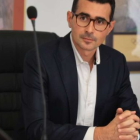 La norma que prohíbe el uso de celulares en las votaciones fue aplaudida por Andrés Guschmer días atrás.r, con detalles que derivaron en una respuesta municipal.