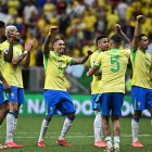 Brasil venció 2-1 a Colombia.