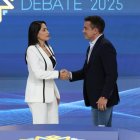 Luisa González y Daniel Noboa, en el debate presidencial del 23 de marzo de 2025.