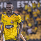 Janner Corozo, titular indiscutible en Barcelona SC, destaca por su capacidad de generar peligro en el ataque.