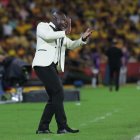 La camiseta está inspirada en el elegante traje de Segundo Alejandro Castillo.