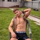 El joven conservacionista Robert Irwin se lanza al modelaje con Bonds. Así fue su sesión más atrevida hasta ahora