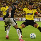 Xavier Arreaga (d) se alista para comandar la zaga torera en su visita al River Plate.