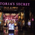 La empresa de lencería Victoria"s Secret.