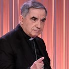 El cardenal Giovanni Angelo Becciu anunció que no participará en el cónclave del 7 de mayo para elegir al nuevo papa.