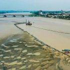 La draga fue contratada para retirar el sedimento alrededor del islote El Palmar, ubicado en el río Guayas.