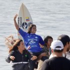 Génesis fue levantada en hombros por sus compañeros del equipo tricolor.