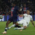 William Pacho le dio calidad a la defensa de PSG, según su técnico Luis Enrique.