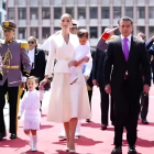 Daniel Noboa hace el ingreso a la Asamblea Nacional junto a su familia.