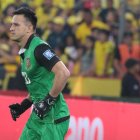 Gonzalo Valle debutó tras la lesión de Galíndez y fue clave para mantener el arco tricolor invicto ante Brasil en el Monumental.








Gonzalo Valle, figura inesperada: debutó tras la lesión de Galíndez y fue clave para mantener el arco tricolor invicto ante Brasil en el Monumental.








Gonzalo Valle, figura inesperada: debutó tras la lesión de Galíndez y fue clave para mantener el arco tricolor invicto ante Brasil en el Monumental.