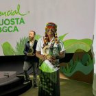 Galardón. Representante Achuar de Kapawi recibe el galardón.