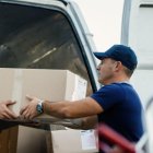 Varios ecuatorianos tienen dudas de si se debe pagar $ 20 por cada paquete recibido en sus compras en plataformas como Temu o Shein.