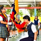 Juramento de la Bandera por parte de los estudiantes de tercero bachillerato.