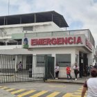 Exteriores del área de Emergencia del hospital Teodoro Maldonado Carbo, en Guayaquil.