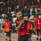 Lucas Mancinelli hizo magia en Cuenca con un gol olímpico al Santos.