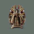 Ornamentos litúrgicos de las hermanas del Monasterio de Santa Clara son parte de la muestra. La virgen en la foto data del siglo dieciocho.