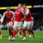 Arsenal busca sacar ventaja en su visita a Atlético Madrid.