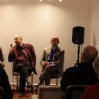 Durante el lanzamiento de la obra, realizado en la galería Punto Rojo, el autor conversó con Andrea Naranjo, de USFQ Press, y el escritor Efraín Villacís.