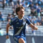 Luca Klimowicz celebra uno de sus goles ante Macará en el estadio George Capwell.